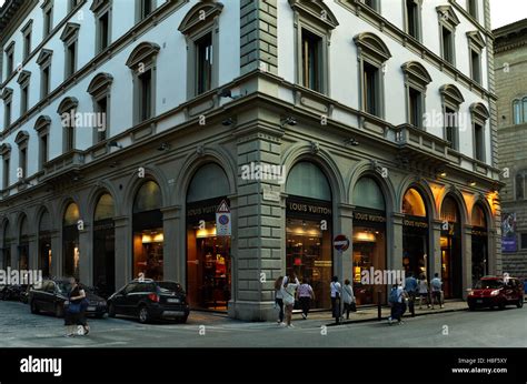 louis vuitton firenze store.